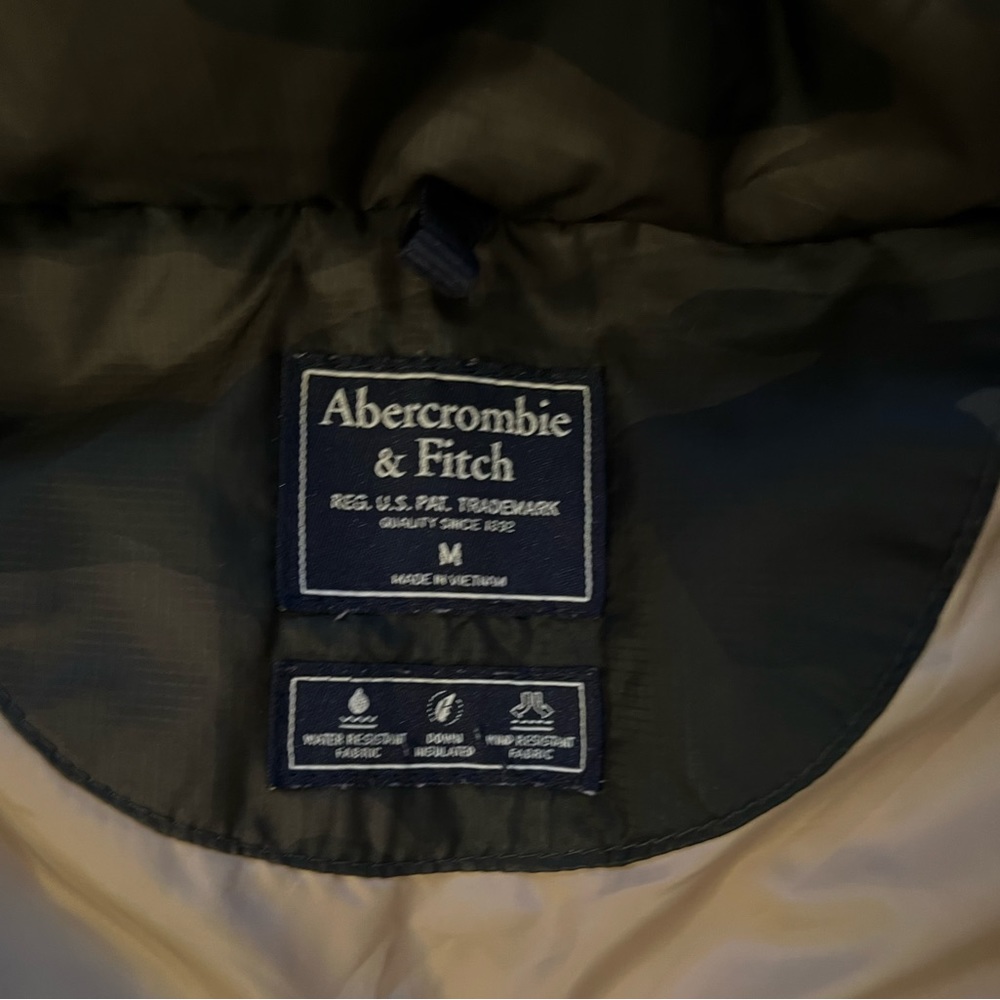 Abercrombie & Fitch- Size M- Camo Down Jacket - image 2